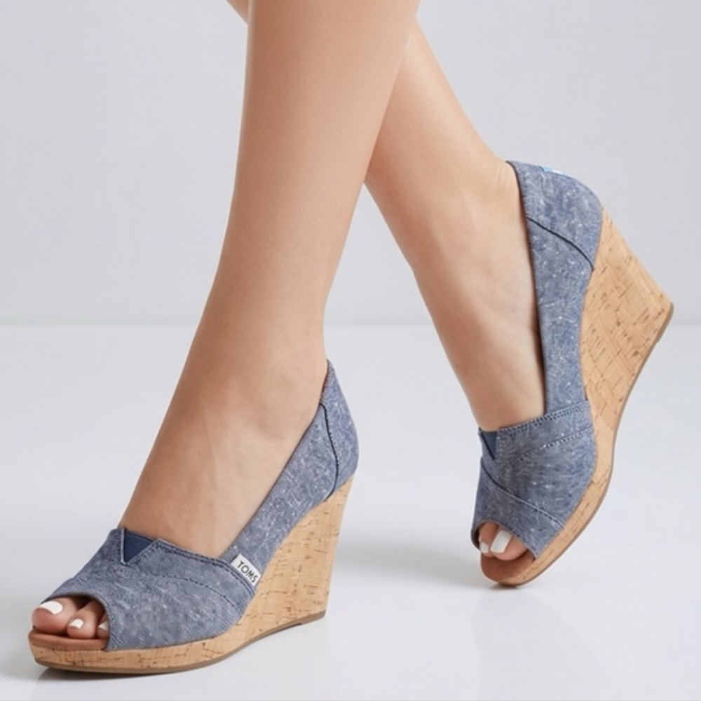 NIB Toms Blue Chambray Open-Toe Wedge Sandals NiB Sze 9.5